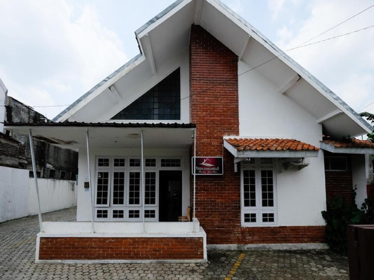 Reddoorz Near Moro Mall Purwokerto Exterior photo