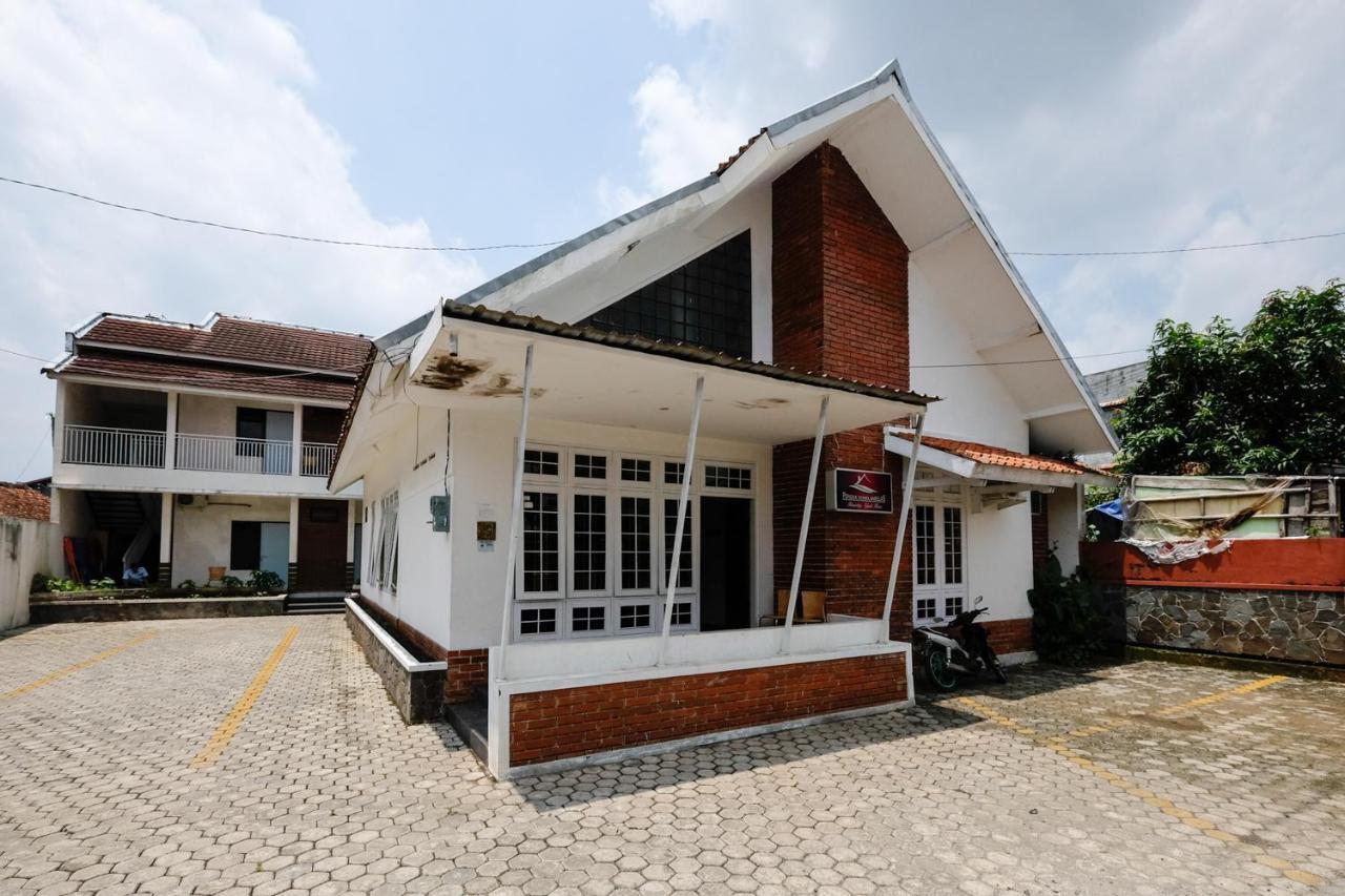 Reddoorz Near Moro Mall Purwokerto Exterior photo